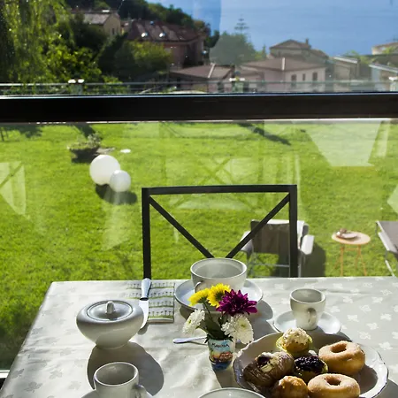 Oda ve Kahvaltı Armonia *